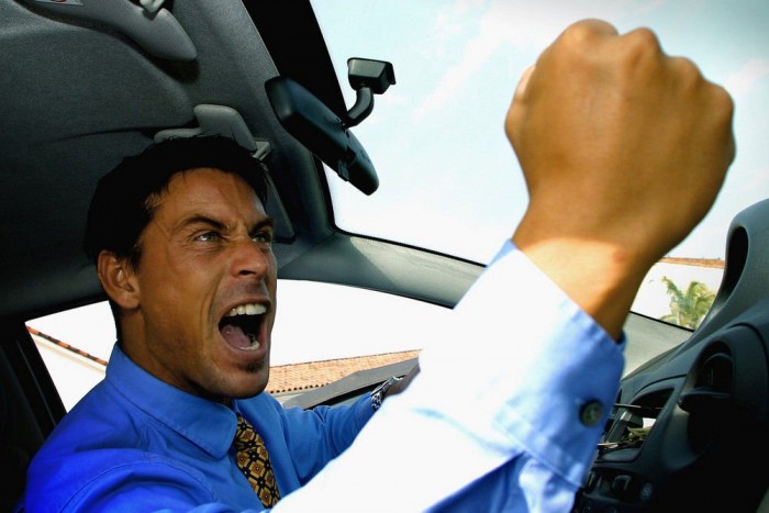 Kék BMW-vel jár az Antikrisztus 4