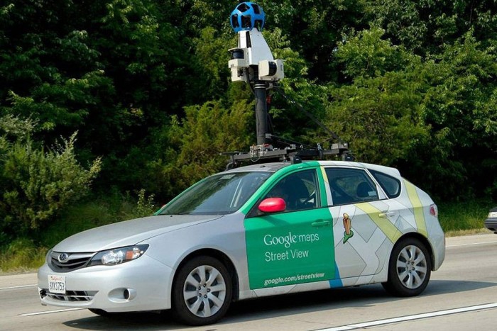 Kémnek nézték a Google-autó vezetőjét