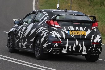 Kémfotón a Honda Civic Type R