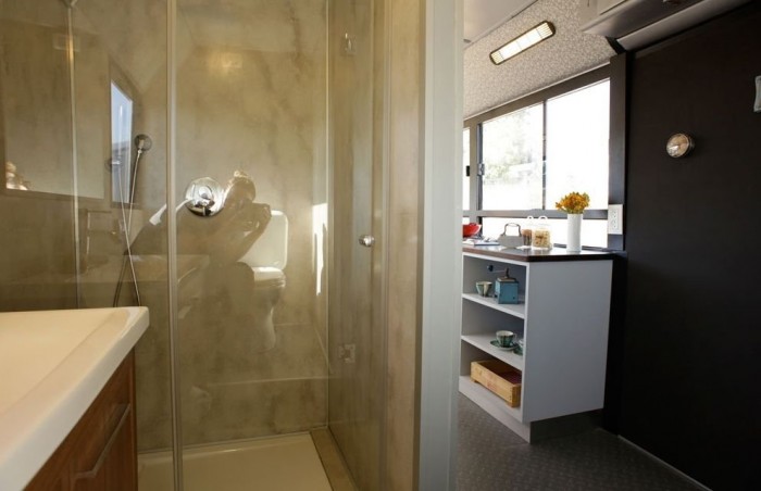 Trendi luxuslakás egy buszból 10