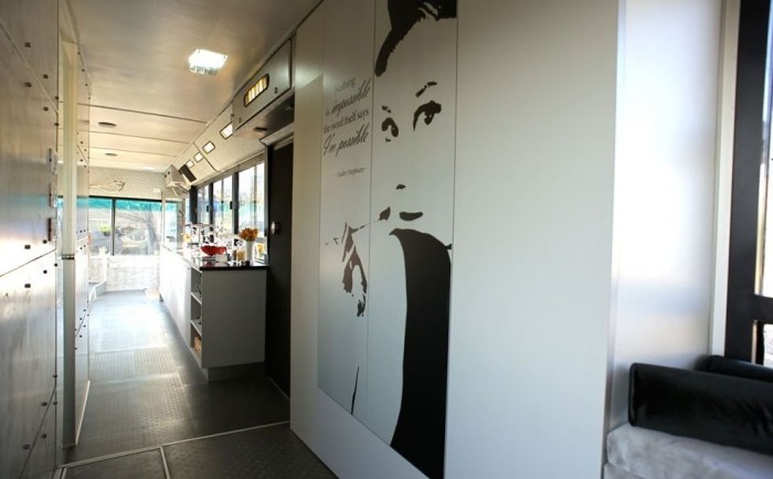 Trendi luxuslakás egy buszból 8