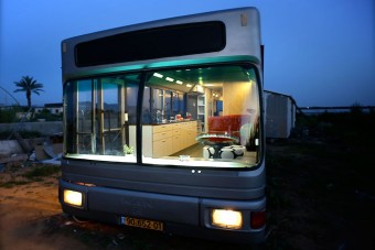 Trendi luxuslakás egy buszból