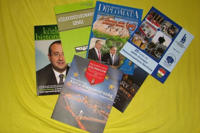 Javul a közlekedésbiztonság, hála az államnak? Muhaha! 5 Nagy csomó kiadványban büszkélkedik a közlekedési kormányzat a balesetek számának csökkenésével. Nagy csomó kiadvány hallgat arról, mennyire is csökkent maga az össz közúti forgalom a válság miatt 2008 óta