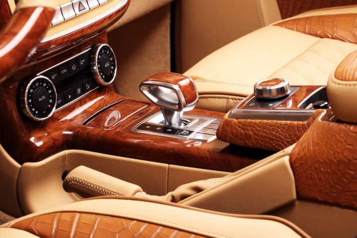 Krokodilt evett a Mercedes 8