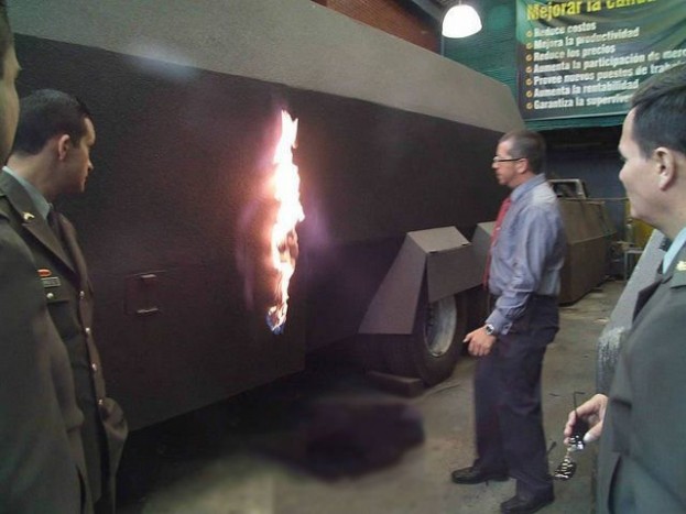 Az agresszív tüntetők legjobb ellenszere 8 | Vezess Az agresszív tüntetők legjobb ellenszere 8