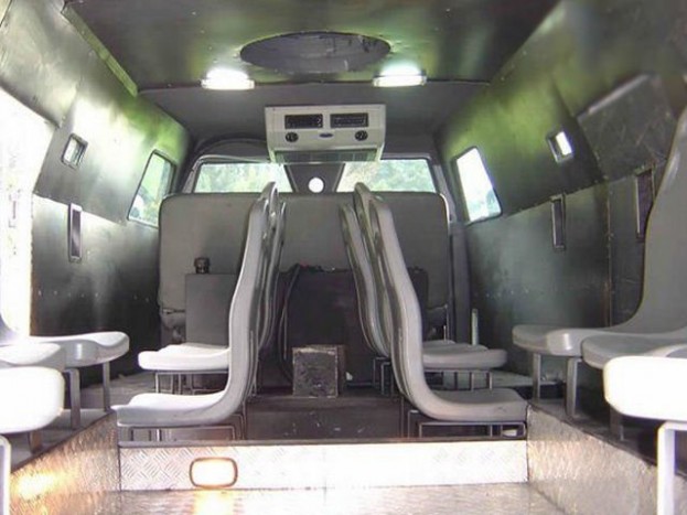 Az agresszív tüntetők legjobb ellenszere 10 | Vezess Az agresszív tüntetők legjobb ellenszere 10