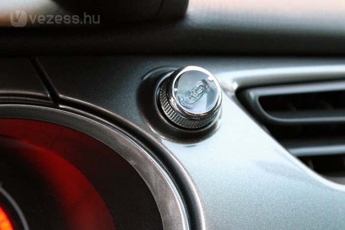 Városi akvárium: Citroën C3 4 Jópofa extra a beépített légfrissítő és elegánsabb is, mint egy köteg csoffadt fenyőfa a tükrön