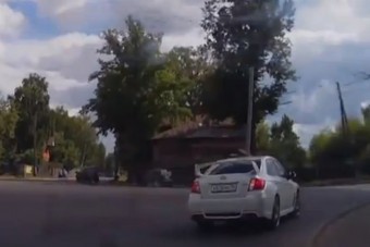 Autós üldözés a városban