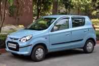 3. Maruti Alto 800, 868 000 Ft. 250 000 rúpiáért India legkapósabb autója. Az Indiában gyártott bestseller a Suzuki Altón alapul, 695 kilós súllyal és 48 lóerővel