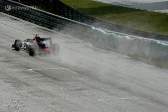 Esős versennyel folytatódhat a Forma-1