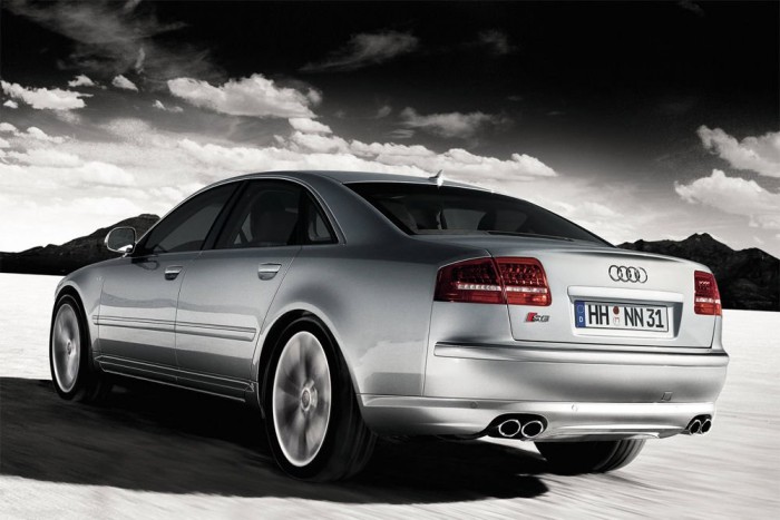 Dobhártyaszaggató Audi S8