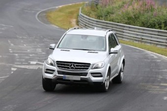 Kémfotókon a Mercedes terepkupéja