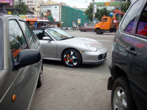 Porschék karneváli ruhában 13