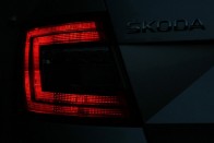 Minél nagyobb egy Škoda, annál több C-betű világít a lámpájában. A Fabia egy, a Superb három ívet kap