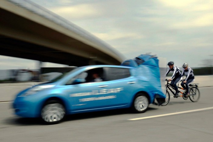 Magyar tandembiciklis világcsúcs az új M0-son