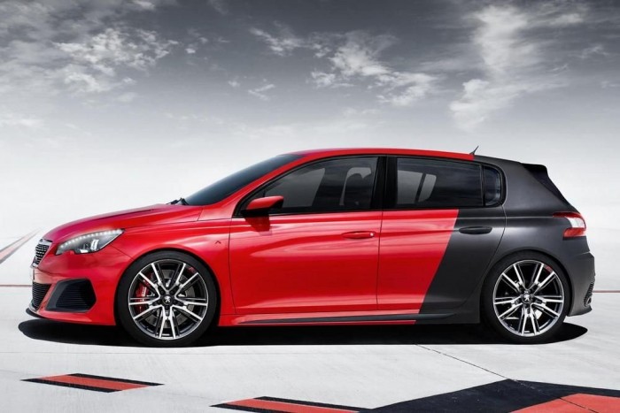 Beszáll a családi sportkocsik versenyébe a Peugeot 6