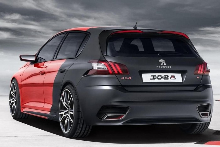 Beszáll a családi sportkocsik versenyébe a Peugeot 7