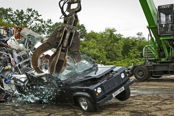 Porrá zúzzák a Land Rovert
