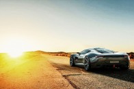 Középmotoros Aston Martin tanulmány 33