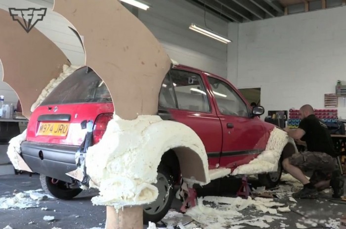 Nissan Micrából Batmobil 9 | Vezess Nissan Micrából Batmobil 9