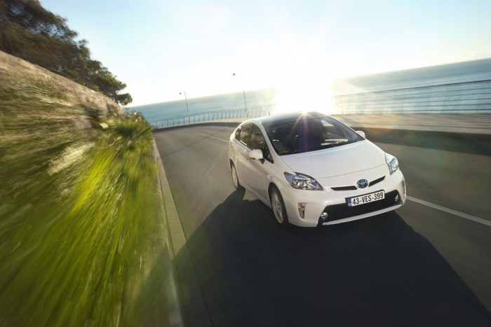 Autózás a legolcsóbban: dízel helyett földgáz 6 5. Toyota Prius - 7,53 pont. A Prius hajtáslánca uralja a listát: a Toyota hibridjei többféle emblémával és karosszériával is bekerültek a legjobb tíz közé. A modellcsalád alapdarabja ötödik lett és győzött a családi autók értékelésében, mert az előtte végző Lexus csomagtere nem éri el a kritériumként szabott 400 litert
