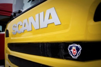 Kamiongyártóról nevezte el a lányát