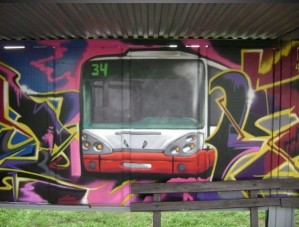 Művészi buszos graffiti