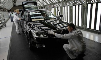 23 éves mélyponton az autópiac, de a Dacia hasít