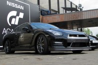 Nyálcsorgatva bámulta mindenki a Nissan GT-R-t