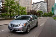 Harmincéves a Chrysler egyterűje 40