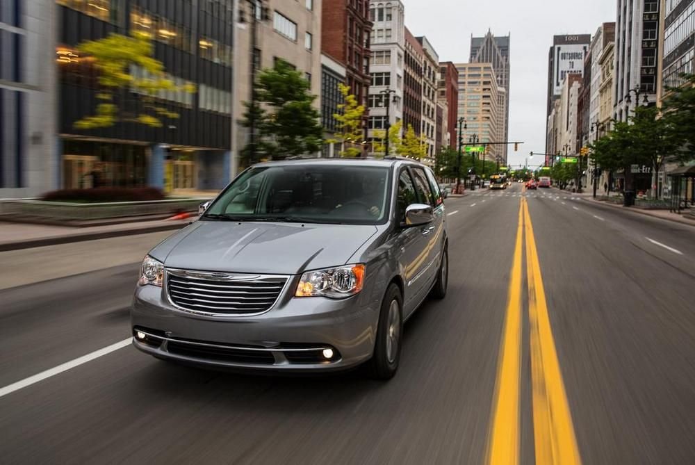 Harmincéves a Chrysler egyterűje 23