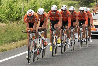 F1: Alonso profi kerékpárcsapatot vett