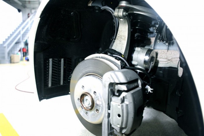 Amikor áramot fejleszt a futómű 4 | Vezess Amikor áramot fejleszt a futómű 4