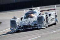 Már tesztelik a Porsche Le Mans-i versenyautóját 8