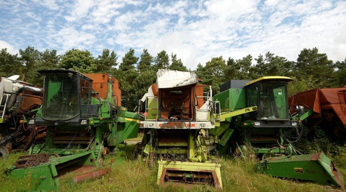 350 kombájn áll a lelkes gyűjtőnél 7