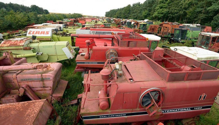 350 kombájn áll a lelkes gyűjtőnél 6