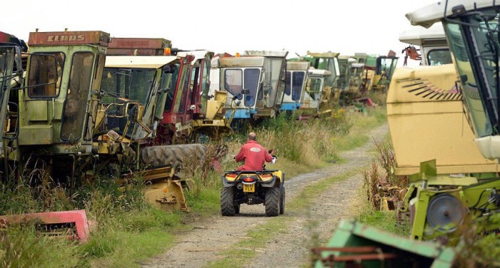 350 kombájn áll a lelkes gyűjtőnél 8