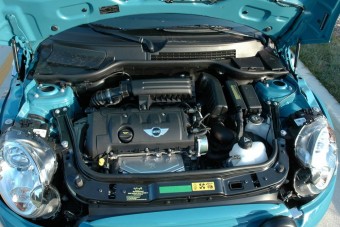 Válik a Peugeot és a BMW