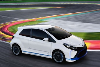 Kettős személyiségű hibrid Toyota