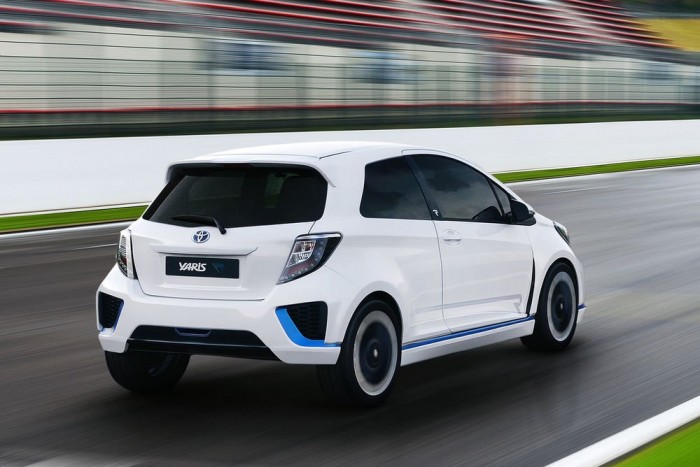 Kettős személyiségű hibrid Toyota 6