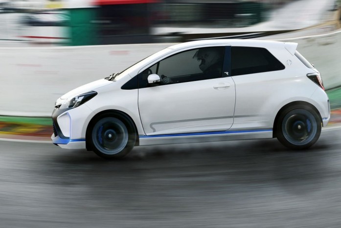 Kettős személyiségű hibrid Toyota 7