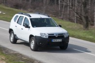 7. Dacia Duster 1,6 16V LPG, 462 euró (139 062 Ft). A lista felét a Renault termékei adják: a Captur mellett négy Dacia van a legkisebb érvágással fenntartható tíz autó között. A Duster aduja az olcsó autógáz