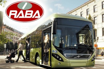 Félig magyar csuklós buszokat vesz a Volánbusz