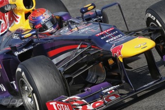 F1: Vettel tovább darál, Räikkkönenék eltűntek