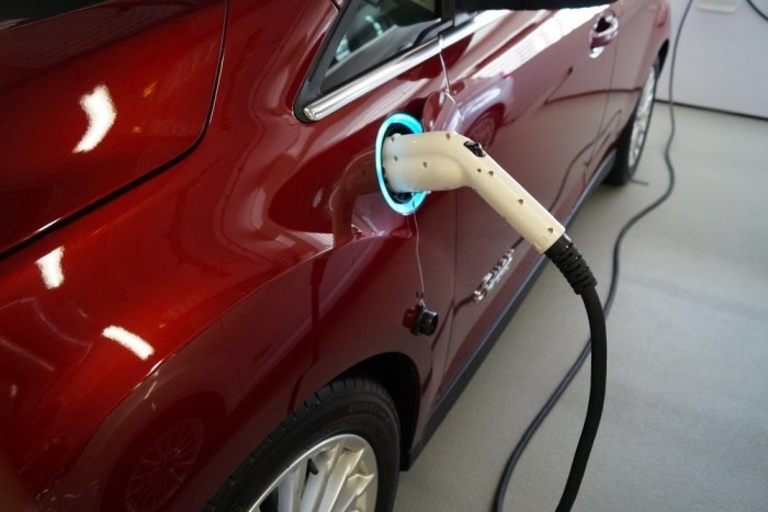 Már csökken az elektromos autók ára 6 | Vezess Amíg tölt, kék, ha nem kék, mehetünk