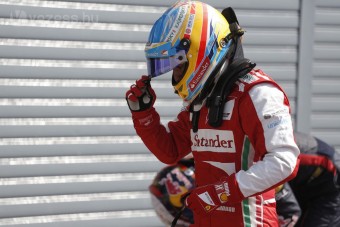 F1: Alonso kiakadt, lehülyézte a Ferrarit