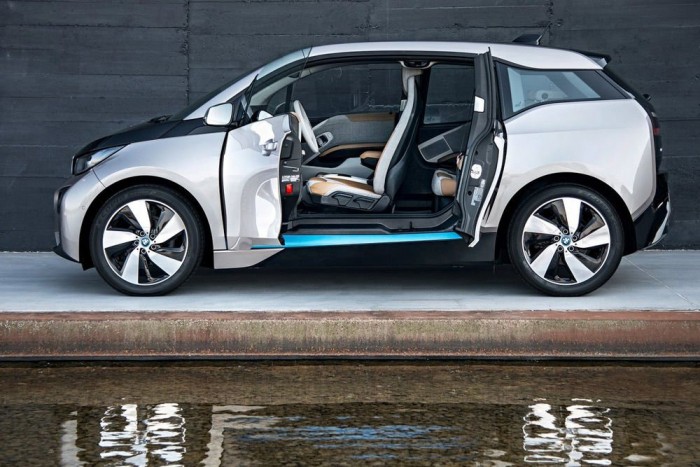 A BMW sem mehet tutira az i3-mal 4 Csak az első ajtók kitárása után nyithatók a hátsók, mint a Mazda RX-8-ban, több pickupban vagy a MINI Clubmanben