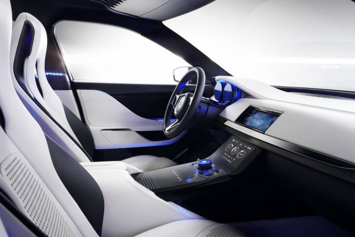 Megcsinálták: itt a Jaguar rég várt terepjárója! 7