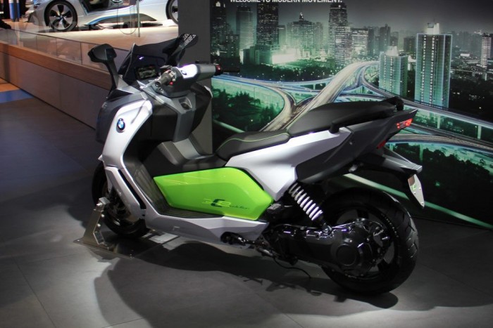 Hangtalan BMW-vel két keréken 2 Hangtalan BMW-vel két keréken 2