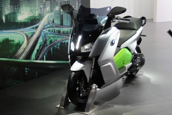 Hangtalan BMW-vel két keréken